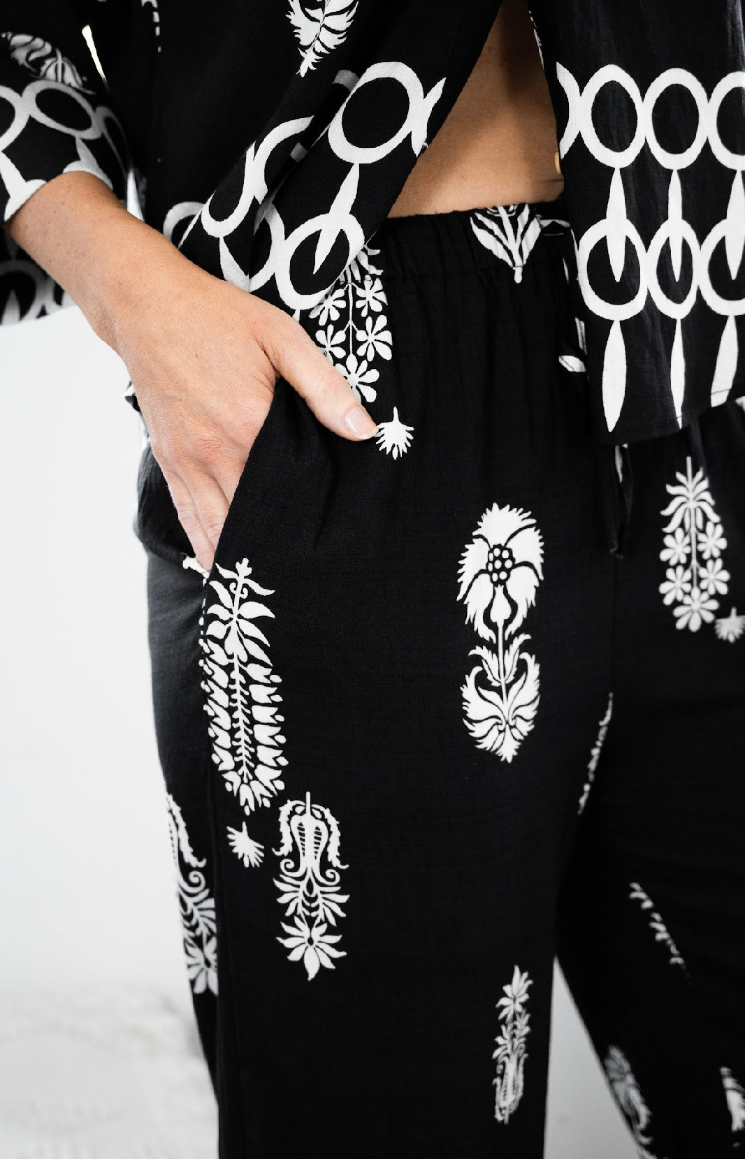 KARLA PANTS - BLACK