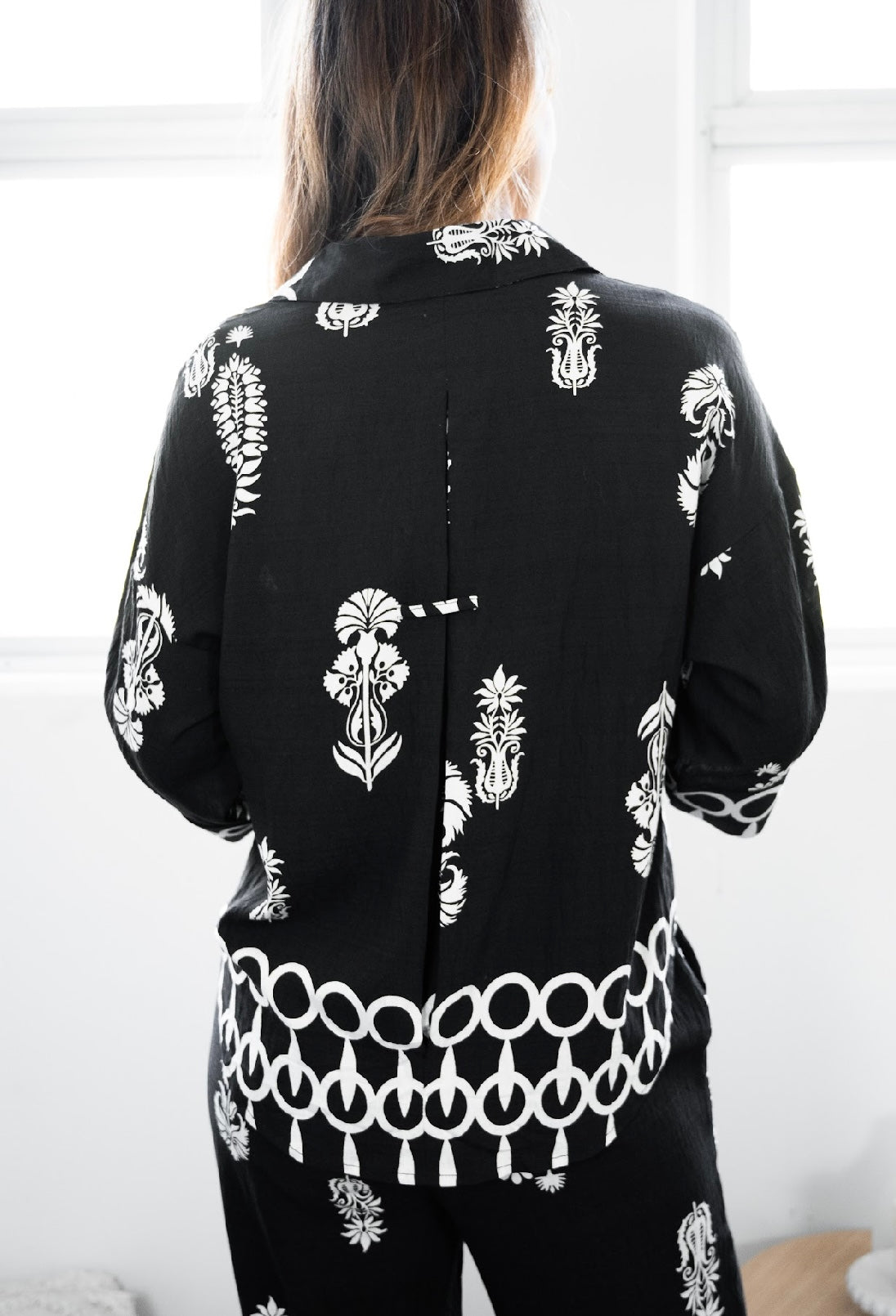 KARLA TOP - BLACK